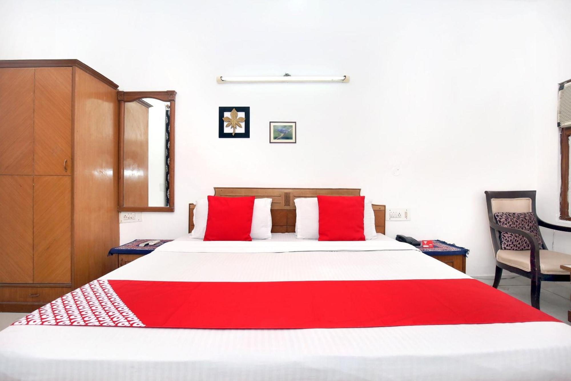 Hotel O Queensland Амритсар Экстерьер фото