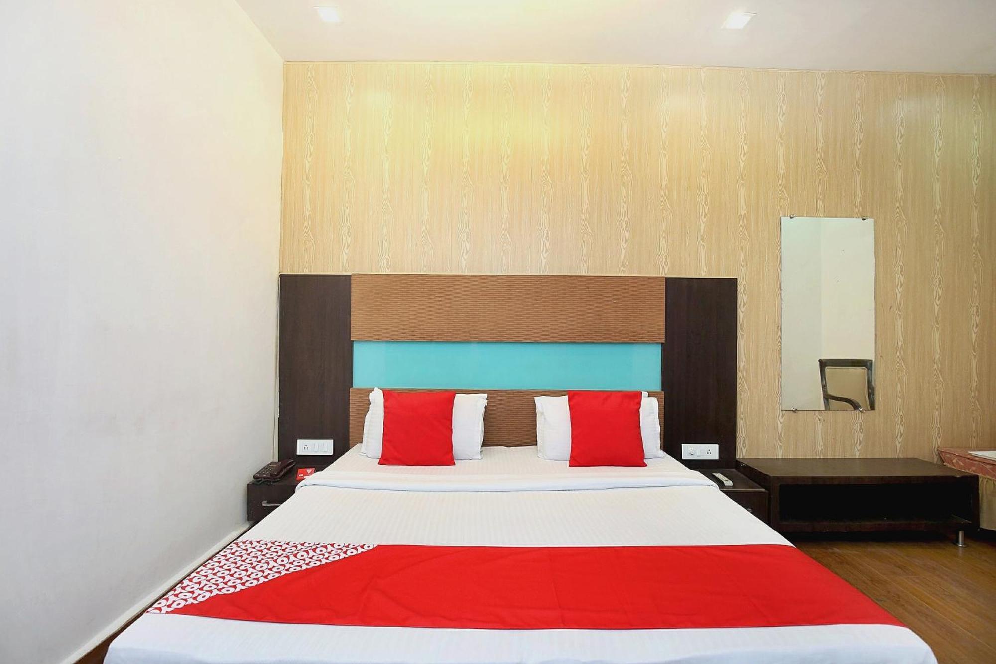 Hotel O Queensland Амритсар Экстерьер фото