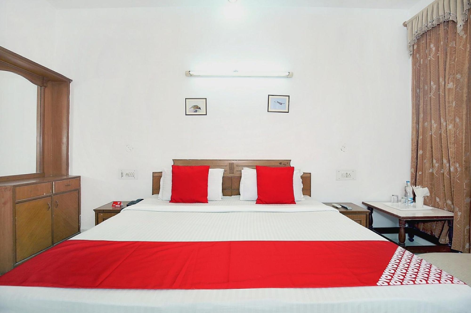 Hotel O Queensland Амритсар Экстерьер фото